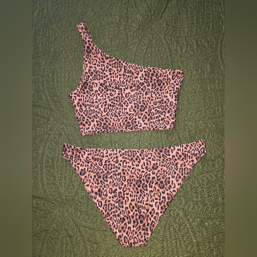 Skatie Leopard Print Bikini Top M Bottom L